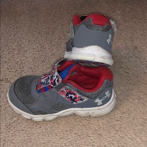 Size 7 kids Under Armour sneakers